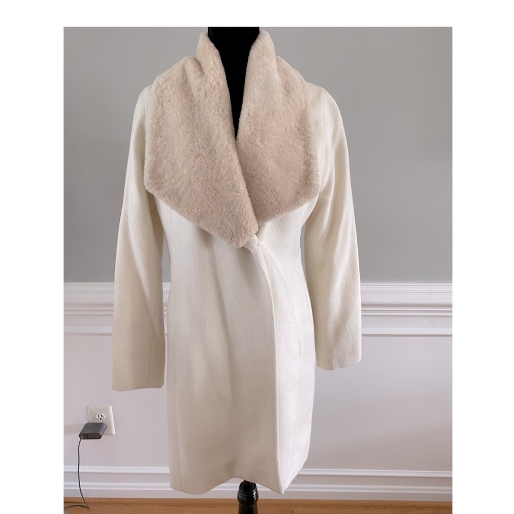Women wool coat. Size S